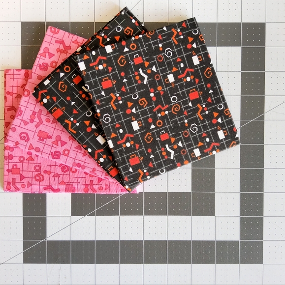 Cotton Quilting Craft Fabric Fat Quarter 90s Novelty Geometric Pink Green Blue - Picture 2 of 6